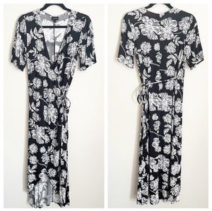 Who What Wear black & white floral wrap dress size small